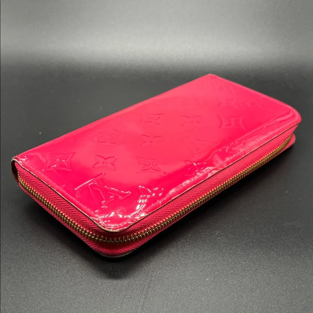 Louis Vuitton Rose Pop Pink Vernis Embossed Zippered Patent Leather Wallet COA - Picture 2 of 13